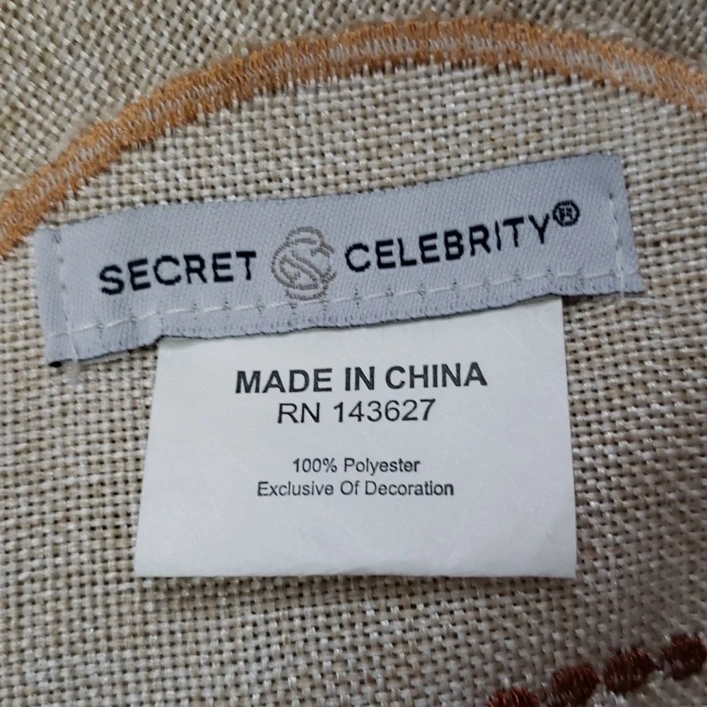 Secret Celebrity NWT Pumpkins and Leaves 72 x 16 Table Runner